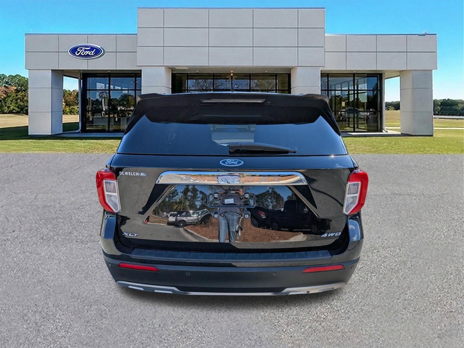 Certified 2023 Ford Explorer XLT w/ Equipment Group 202A image 5