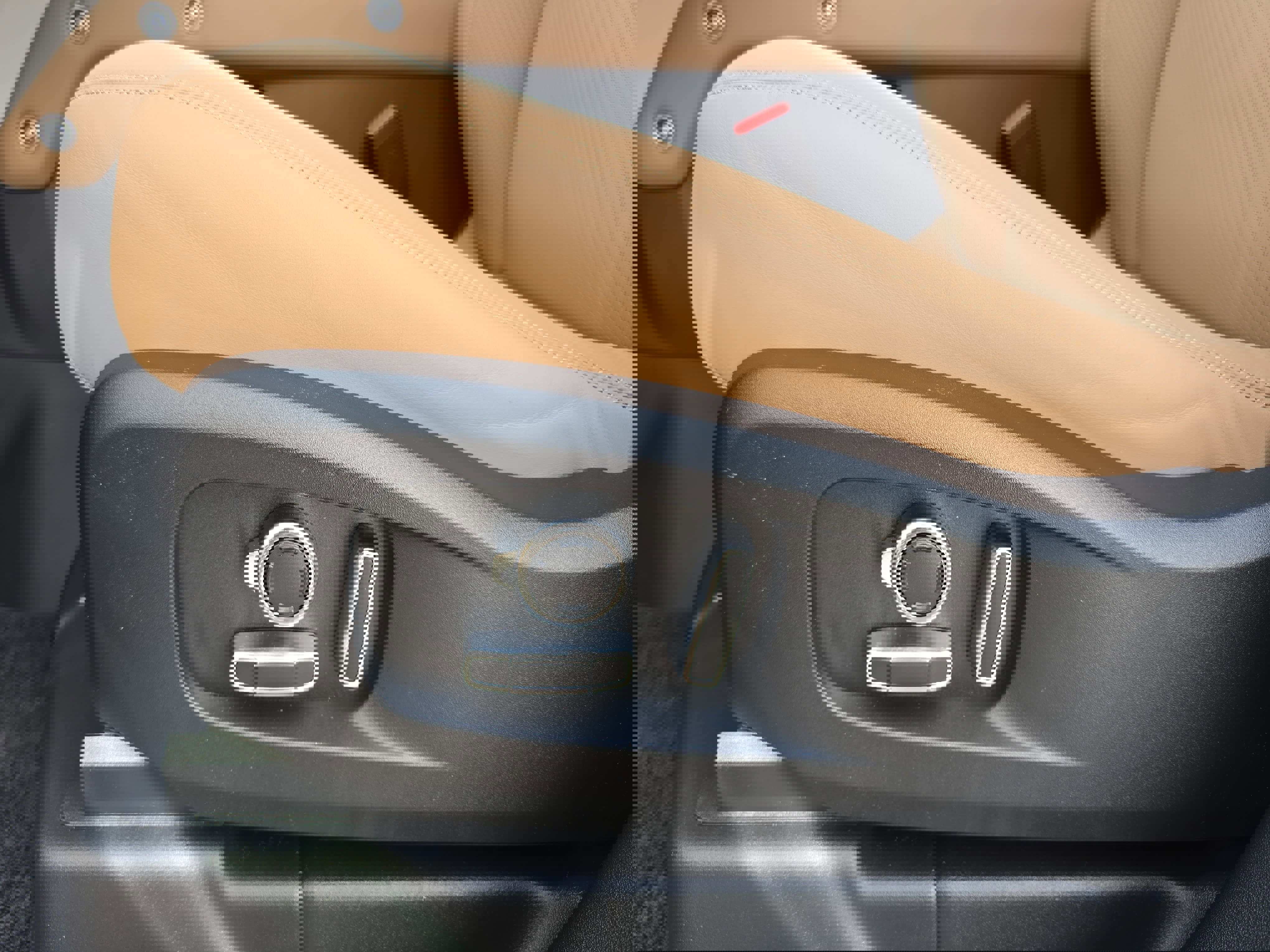 New 2026 Land Rover Defender 130 X-Dynamic SE image 29