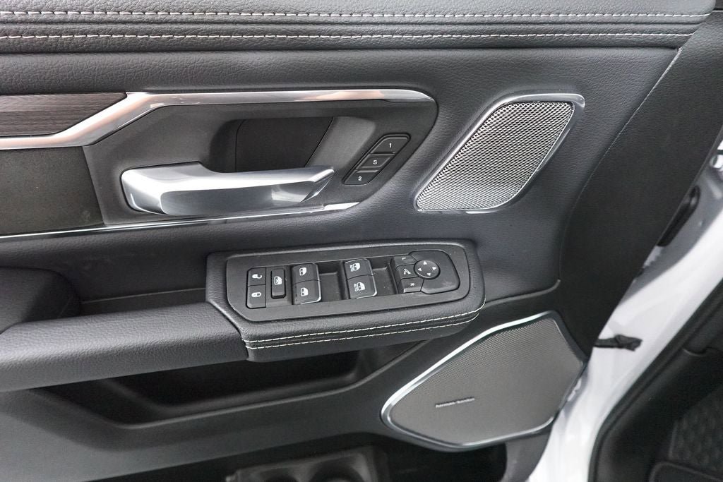 New 2026 RAM 1500 Laramie AWD/4WD image 9