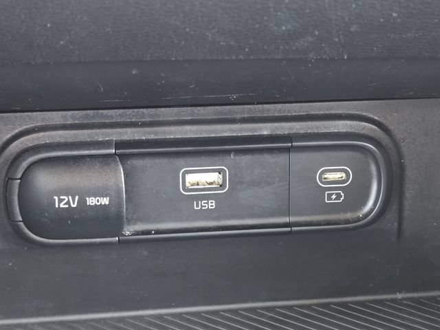 Used 2023 Kia Sportage LX FWD image 5