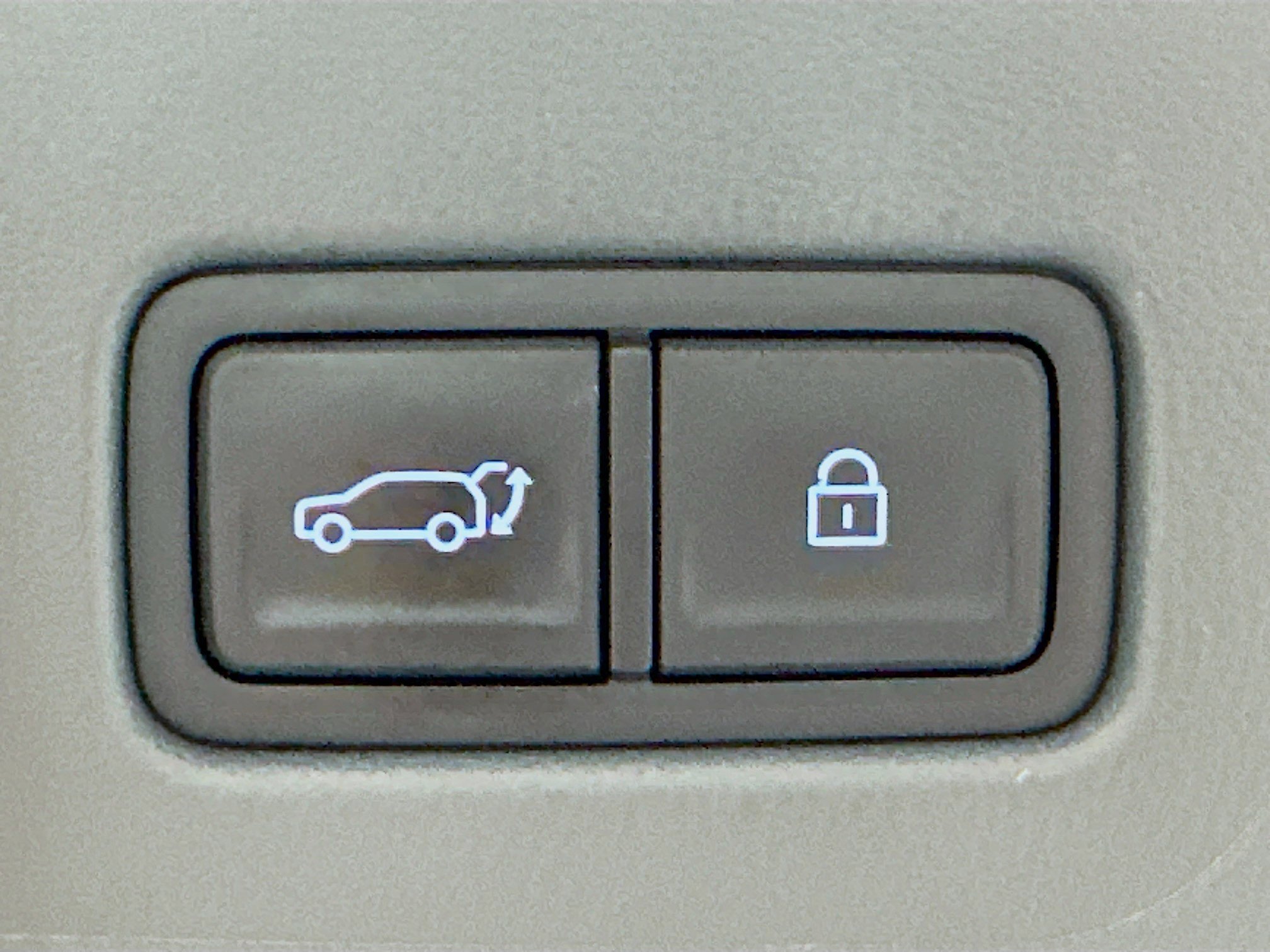 Used 2025 Hyundai Santa Fe SEL FWD image 30