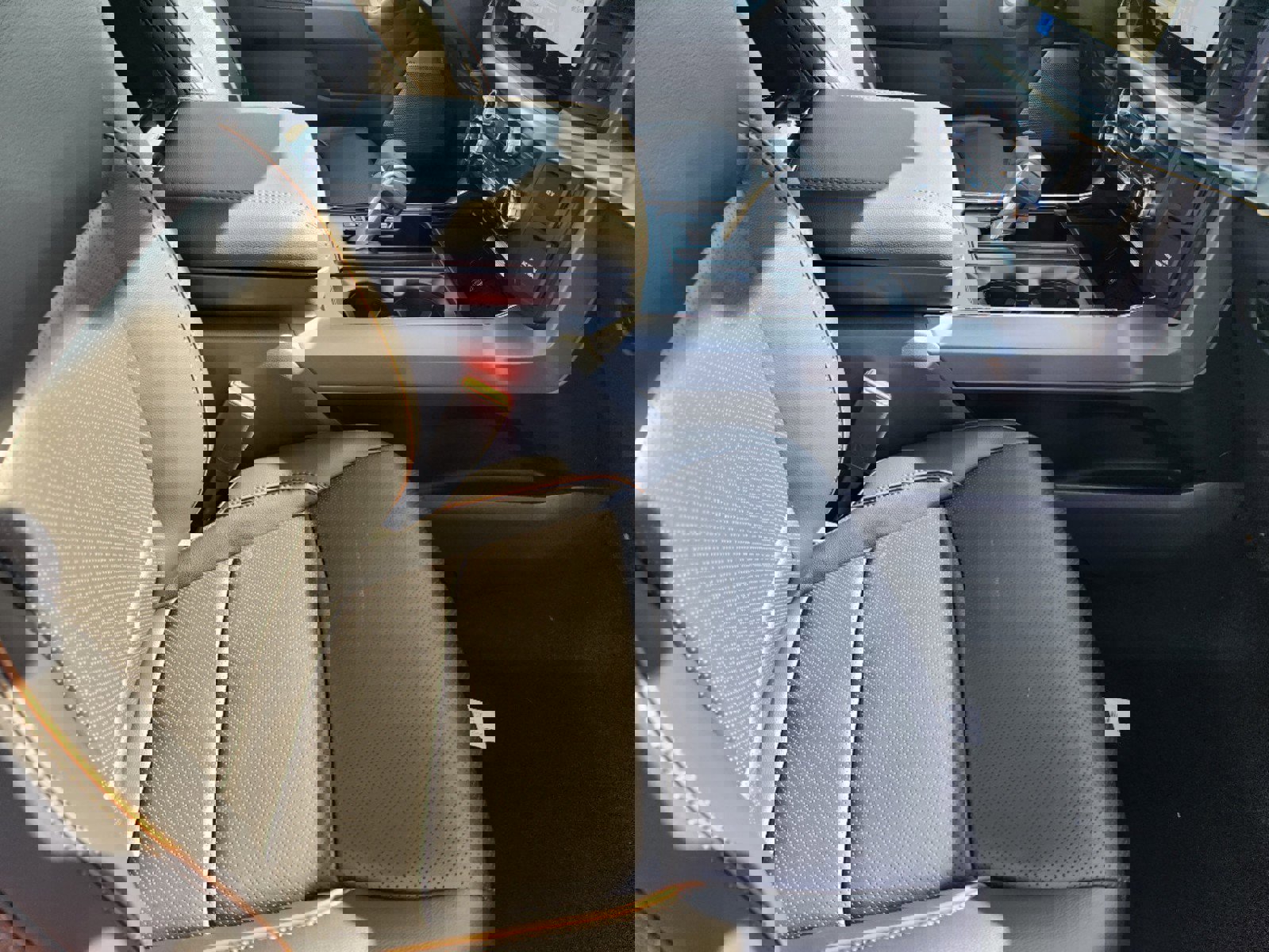 New 2025 Ford F150 Lariat w/ Equipment Group 501A Mid image 10