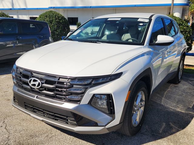 Used 2025 Hyundai Tucson SE image 3