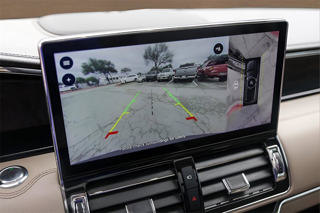 Used 2024 Lincoln Navigator Reserve image 16