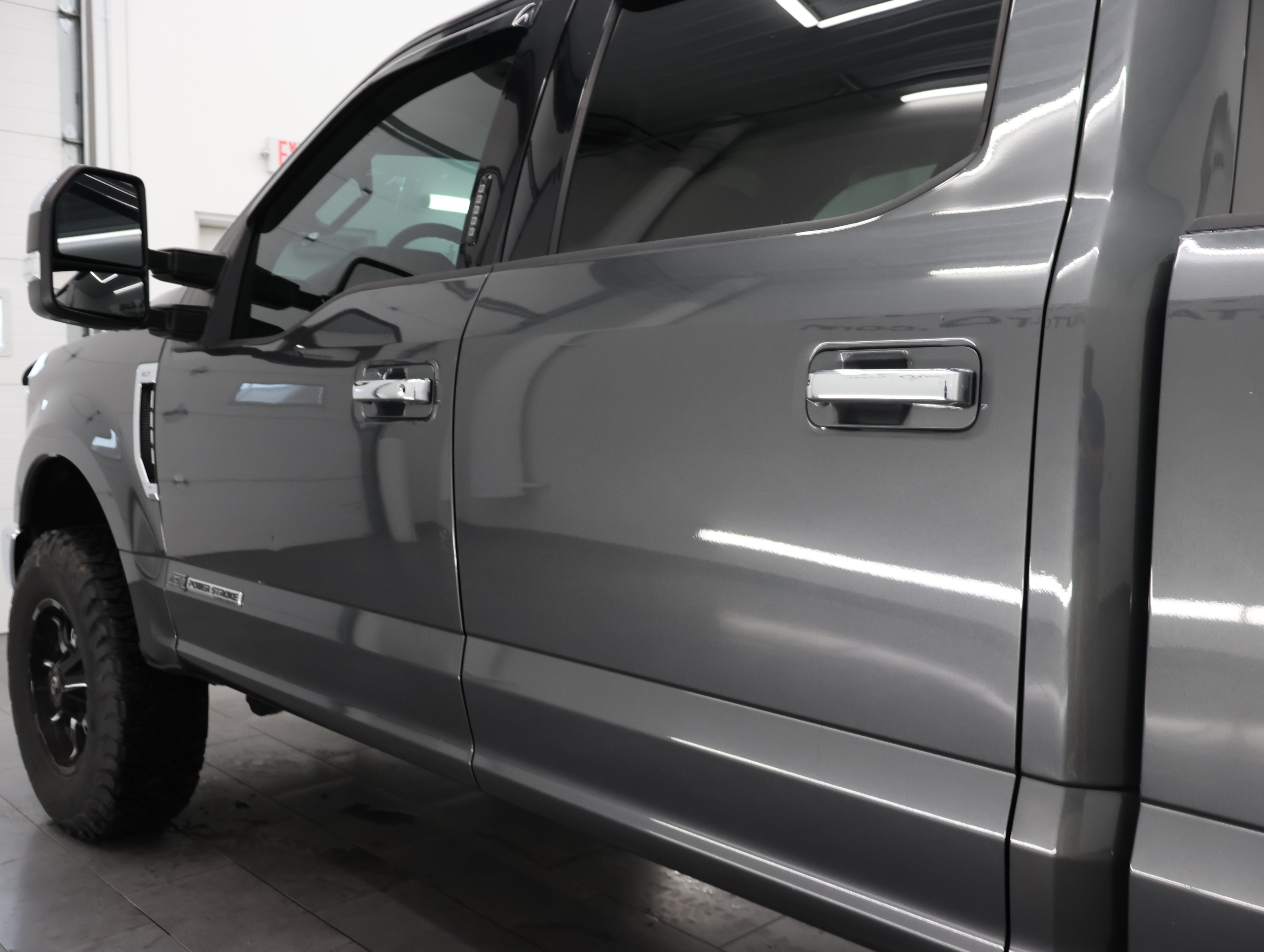 Used 2017 Ford F250 XLT w/ XLT Premium Package AWD/4WD image 32