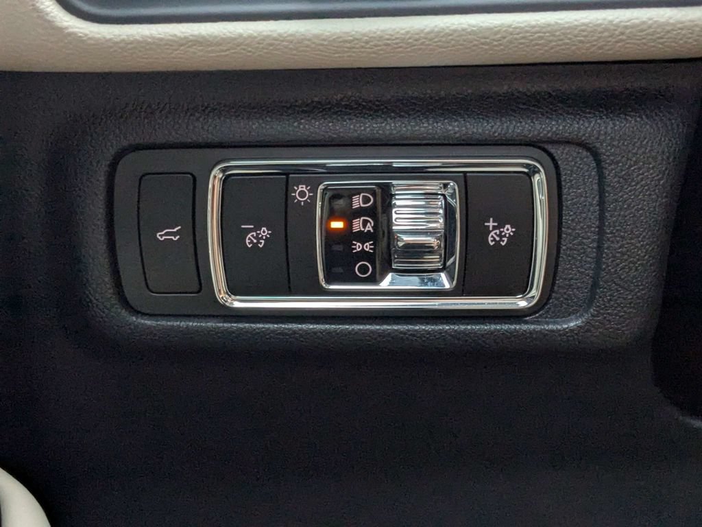 Used 2026 Lincoln Corsair Premiere FWD image 21