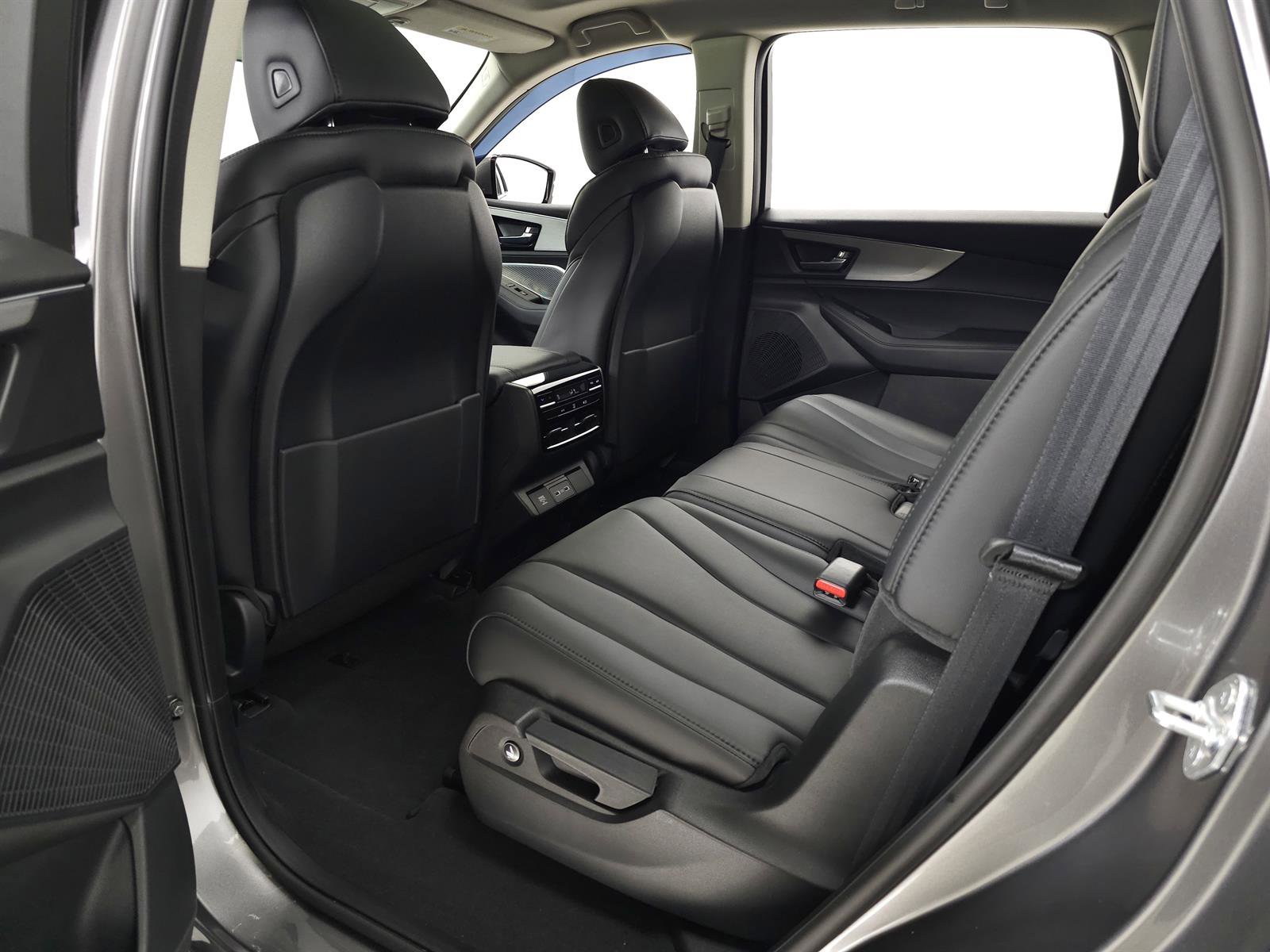 Used 2023 Acura MDX SH-AWD image 31