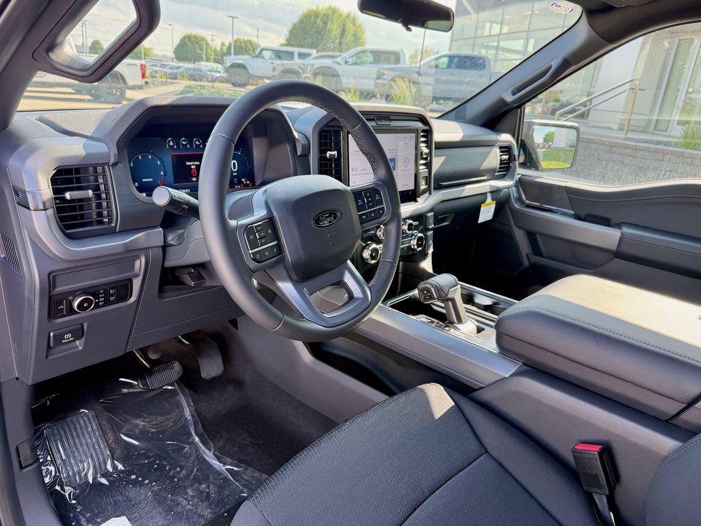 New 2026 Ford F150 XLT w/ XLT Black Appearance Package AWD/4WD image 9