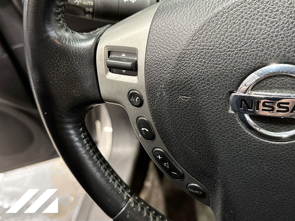 Used 2012 Nissan Rogue SL AWD/4WD image 12