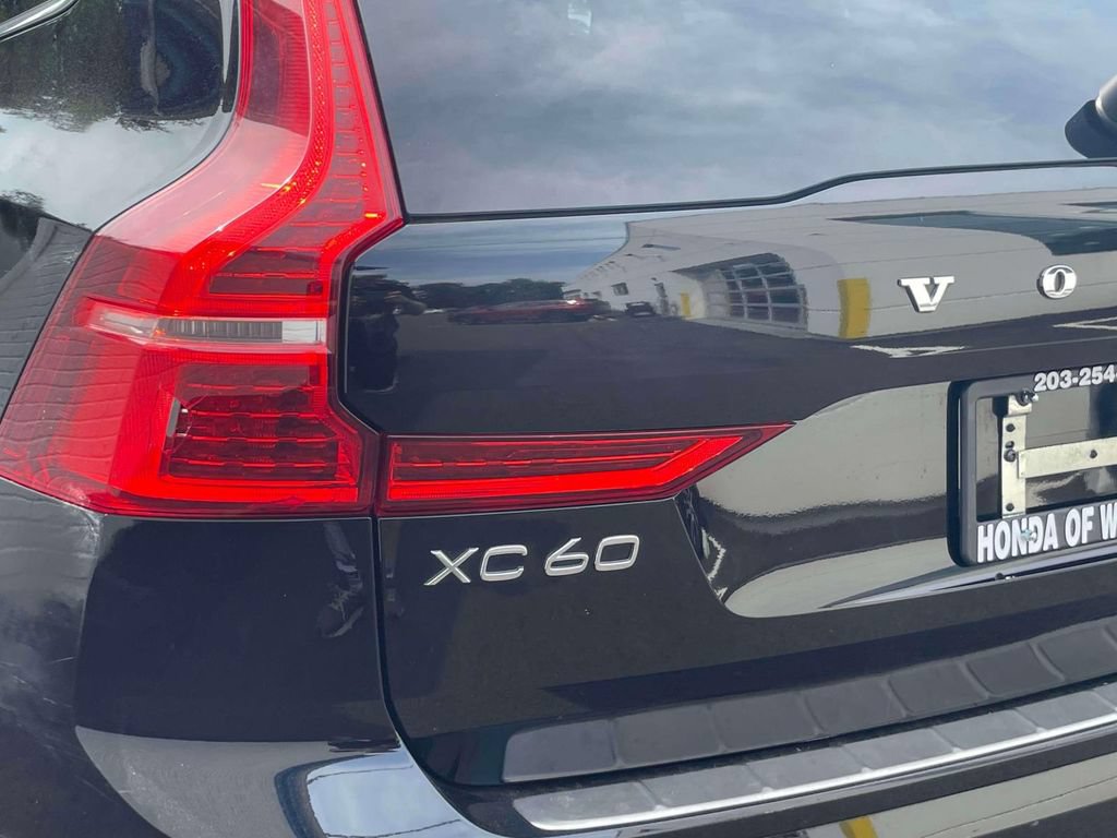 Used 2019 Volvo XC60 T5 Momentum w/ Multimedia Package AWD/4WD image 8