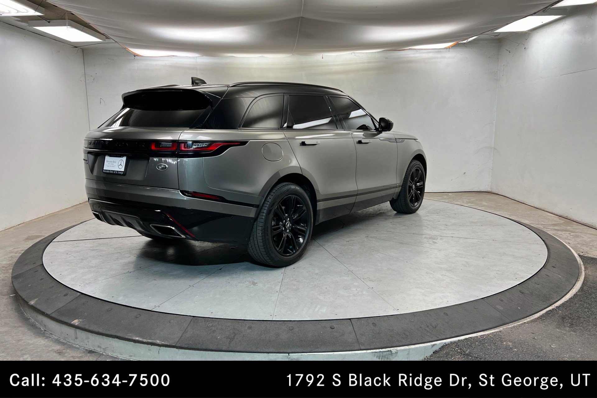 Used 2020 Land Rover Range Rover Velar R-Dynamic S image 5