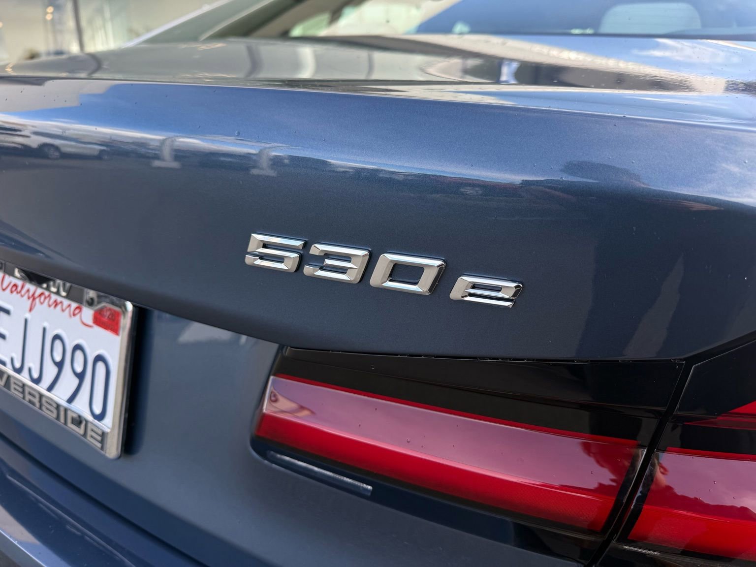 Used 2023 BMW 530e w/ Convenience Package image 10