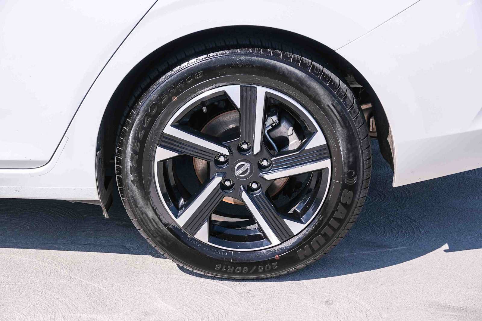 Used 2024 Nissan Sentra SV FWD image 9