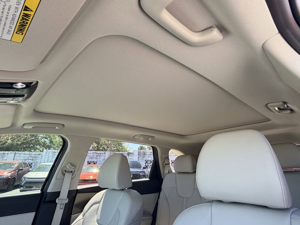 Certified 2025 Kia Sorento S w/ Panoramic Sunroof Package image 39