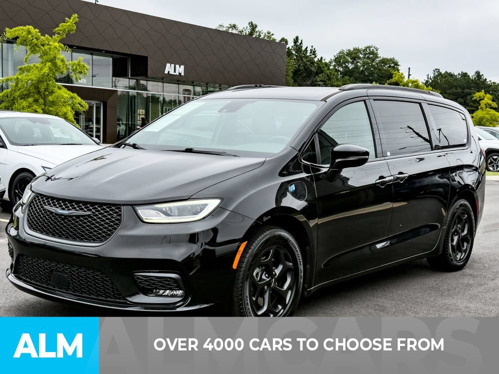 Used 2021 Chrysler Pacifica Limited w/ Uconnect Theater Family Group FWD image 2