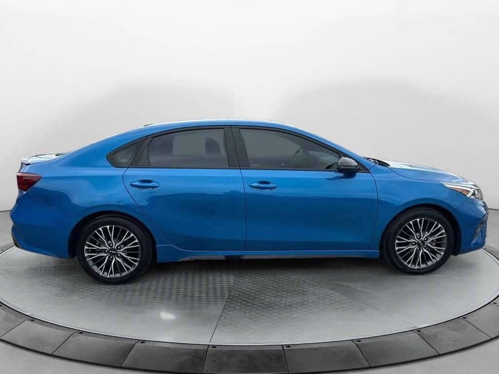 Used 2024 Kia Forte GT-Line w/ GT-Line Premium Package image 2