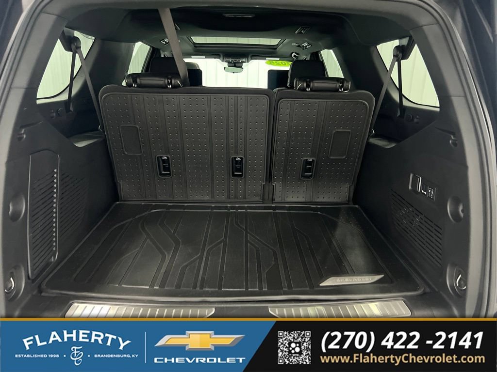 Used 2025 Chevrolet Suburban Premier AWD/4WD image 20