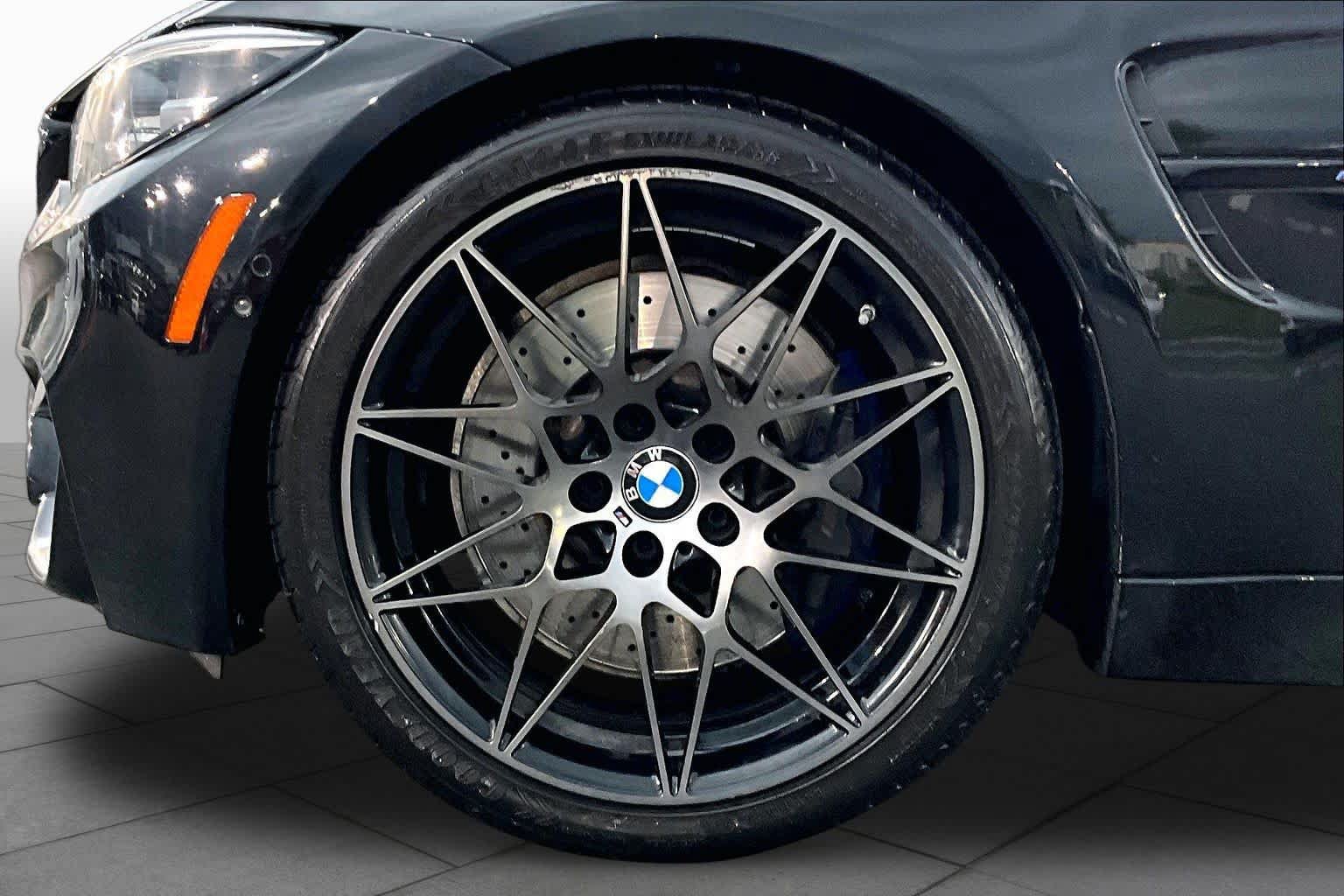 Used 2018 BMW M3 RWD image 11