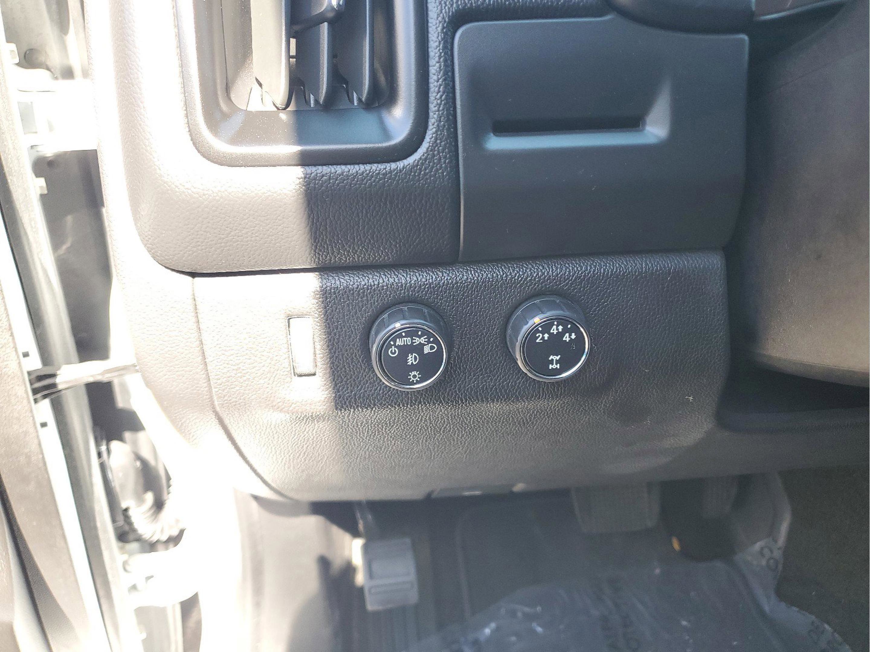 Used 2016 Chevrolet Colorado LT w/ LT Convenience Package image 30