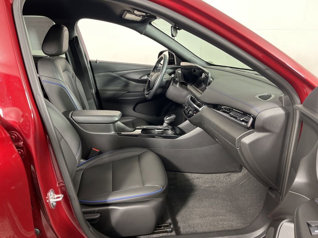 Certified 2025 Buick Envista Sport Touring w/ Convenience I Package image 6