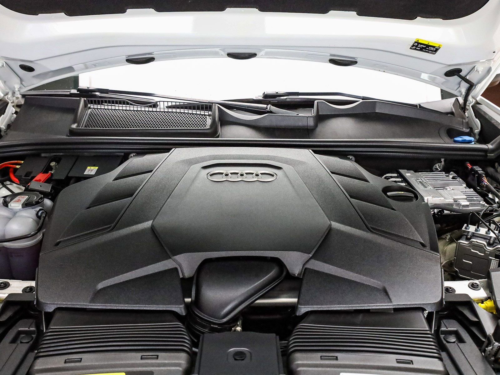 Used 2024 Audi Q8 Premium w/ Black Optic Package image 29