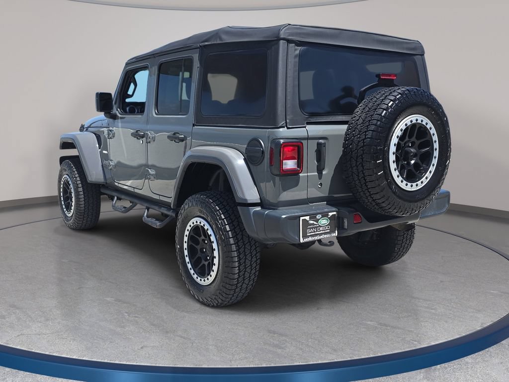 Used 2018 Jeep Wrangler Unlimited Sahara AWD/4WD image 8