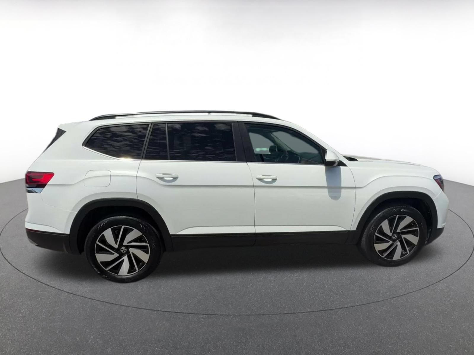 Used 2026 Volkswagen Atlas SE FWD image 13