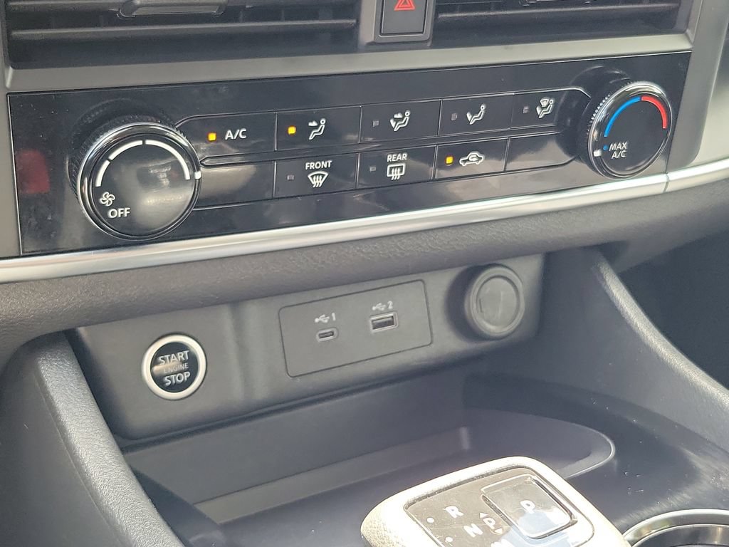 Used 2023 Nissan Rogue S AWD/4WD image 29