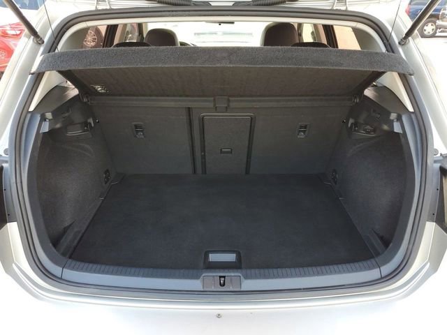 Used 2015 Volkswagen Golf 4-Door image 3