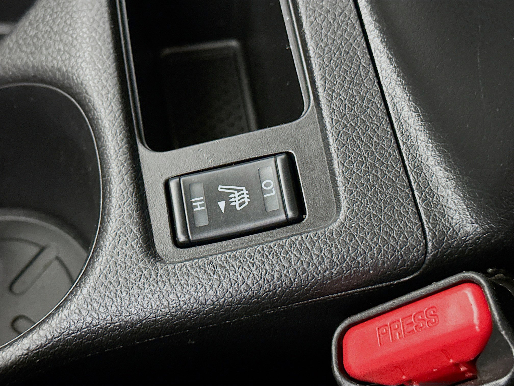 Used 2018 Nissan Rogue SV image 25