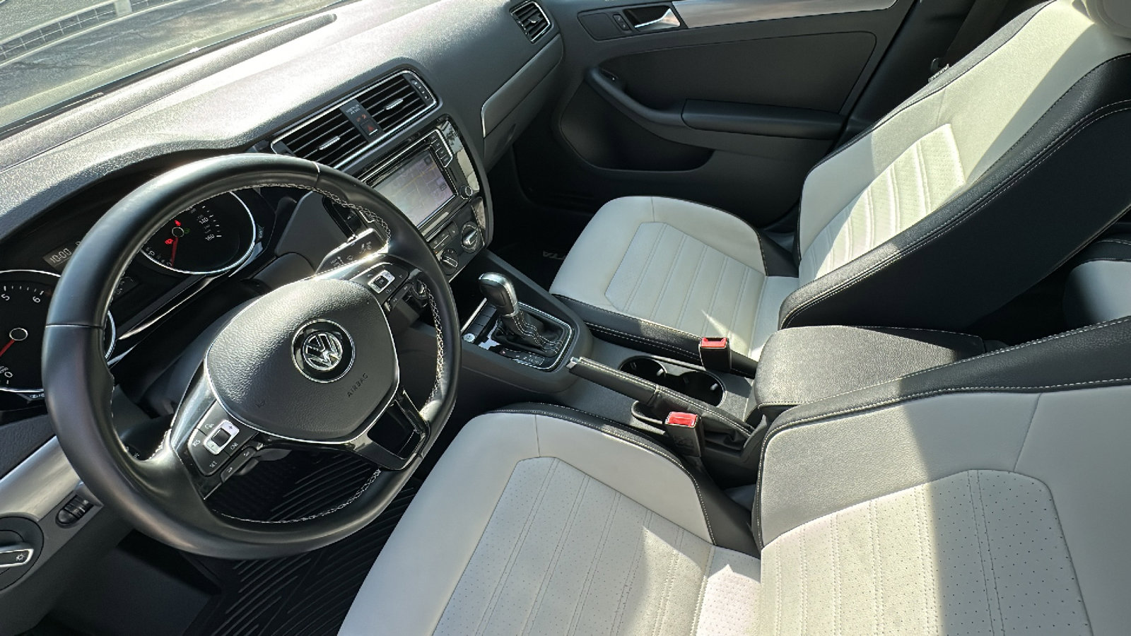 Used 2016 Volkswagen Jetta Sport image 22