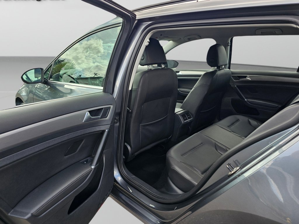 Used 2015 Volkswagen Golf TDI S FWD image 21