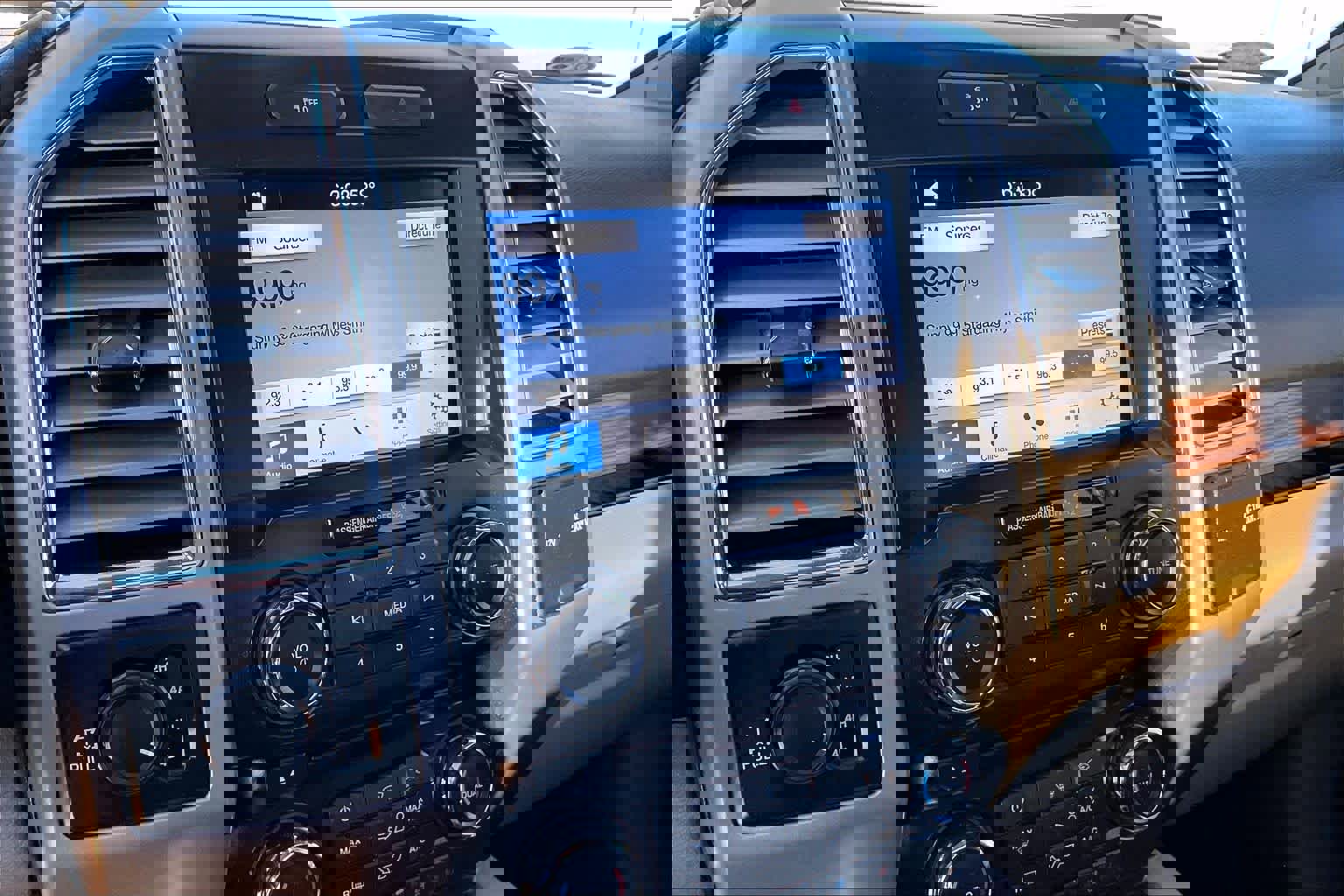 Used 2016 Ford F150 Lariat image 31