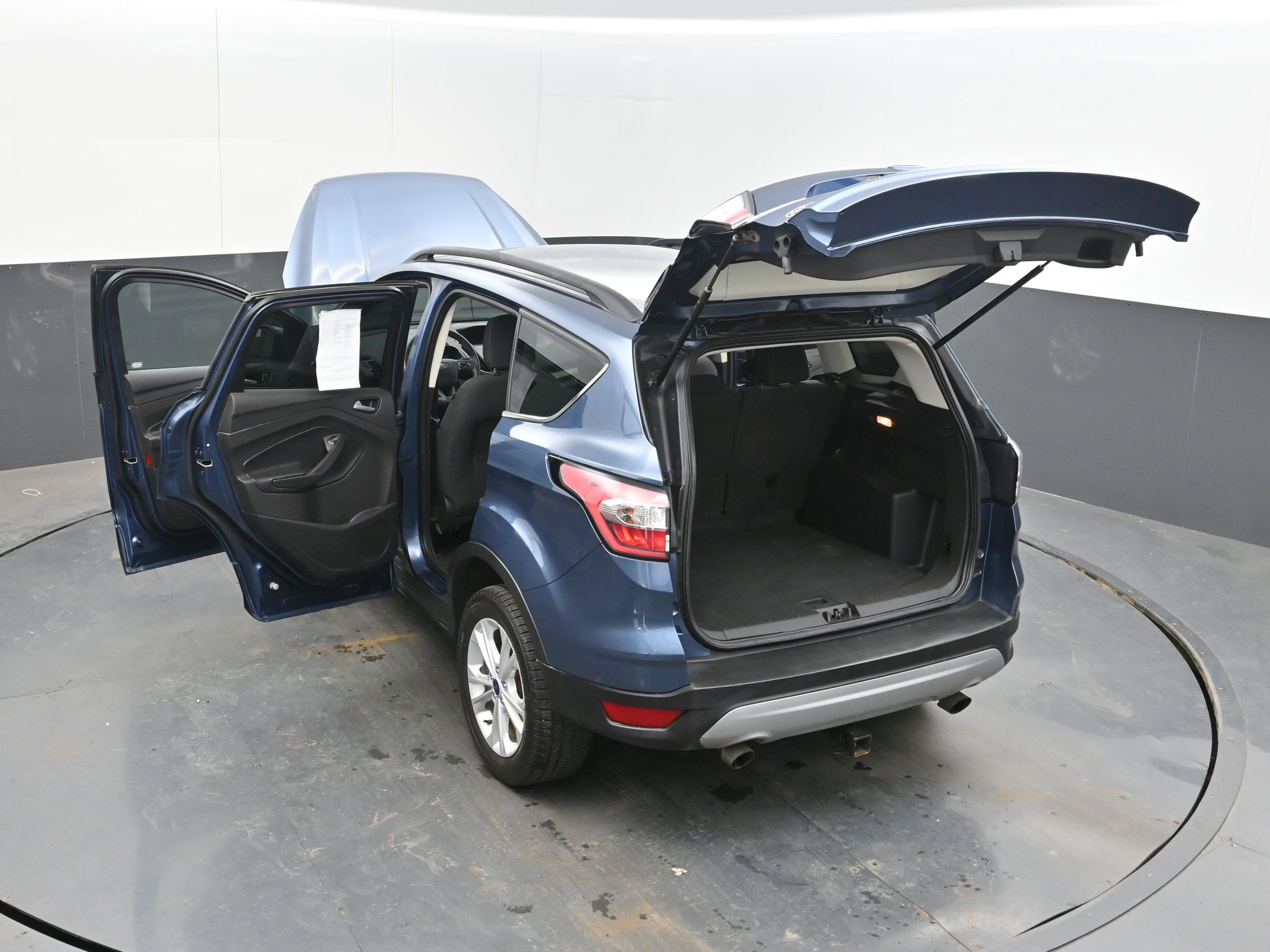 Used 2018 Ford Escape SE image 39