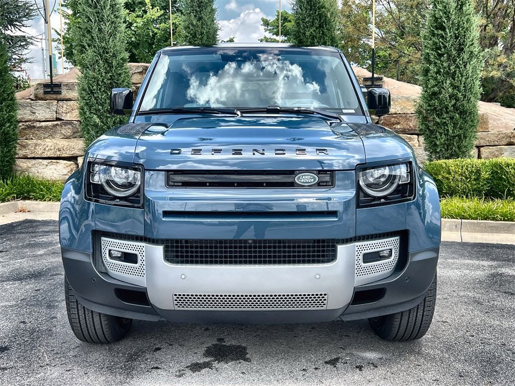 Used 2025 Land Rover Defender 110 S image 8