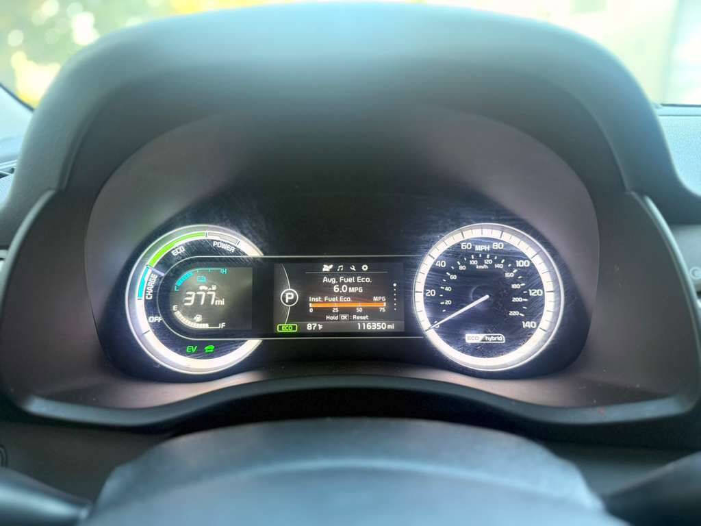 Used 2017 Kia Niro EX FWD image 14