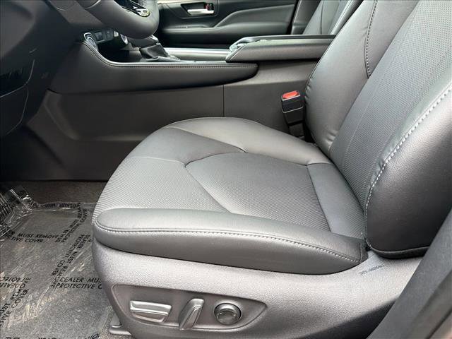 New 2026 Toyota Grand Highlander AWD image 12