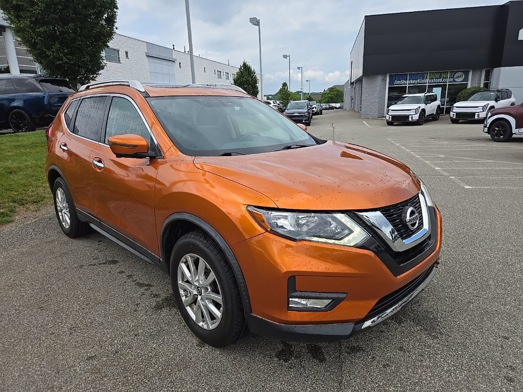 Used 2017 Nissan Rogue SV AWD/4WD image 1