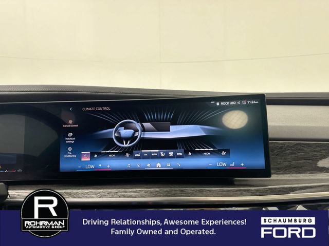 Used 2024 BMW 760i xDrive w/ Premium Package AWD/4WD image 9