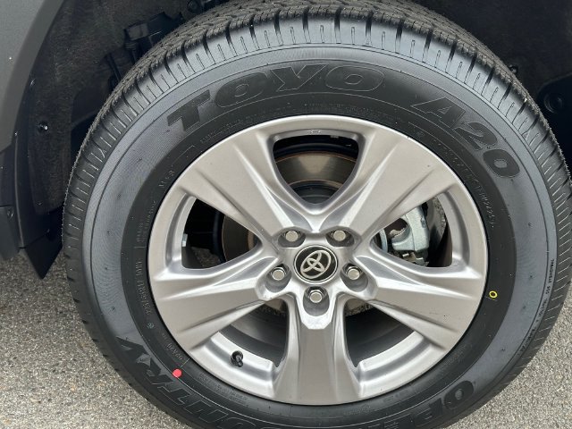 Certified 2025 Toyota RAV4 XLE AWD/4WD image 29
