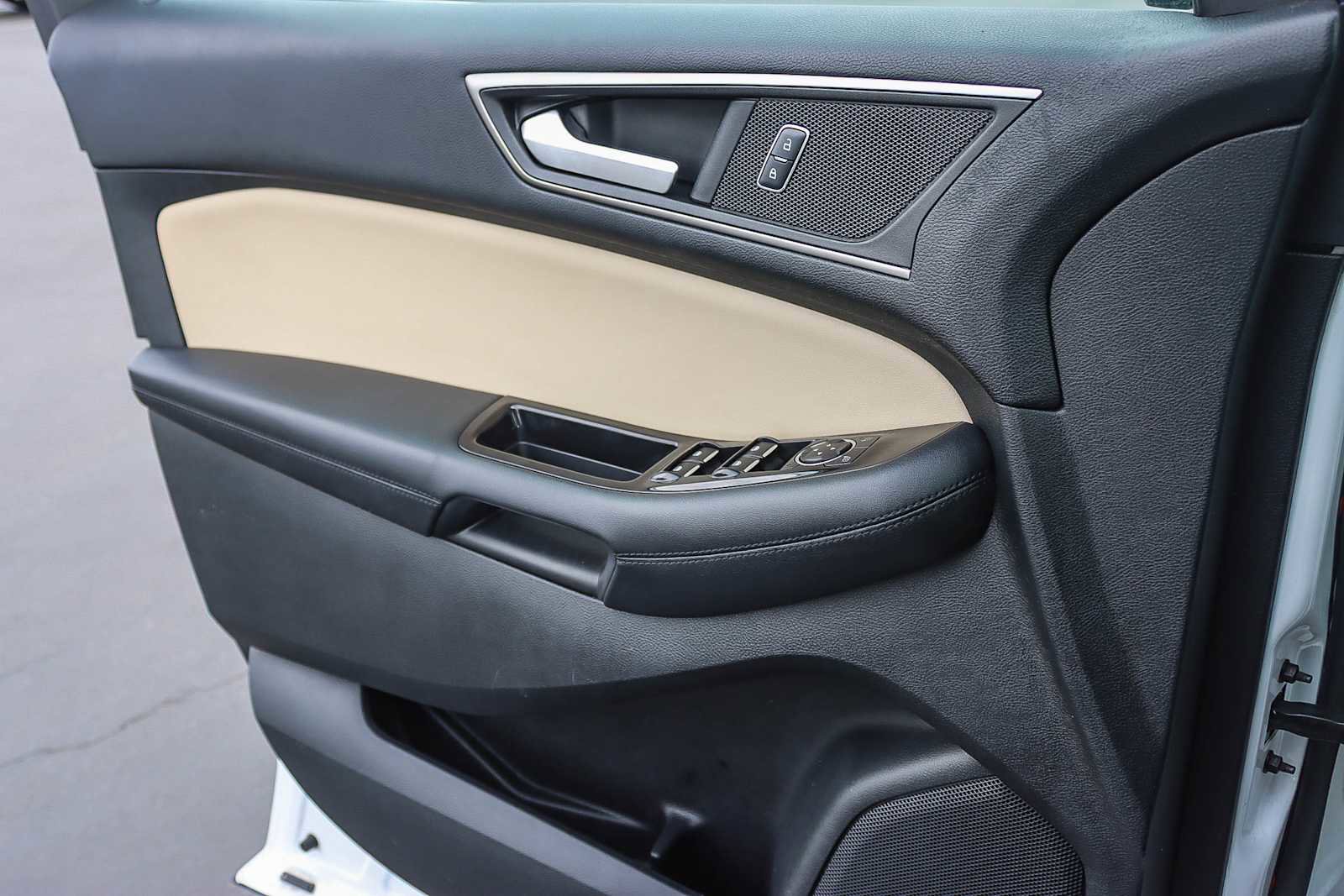 Used 2015 Ford Edge SEL w/ Equipment Group 201A image 19