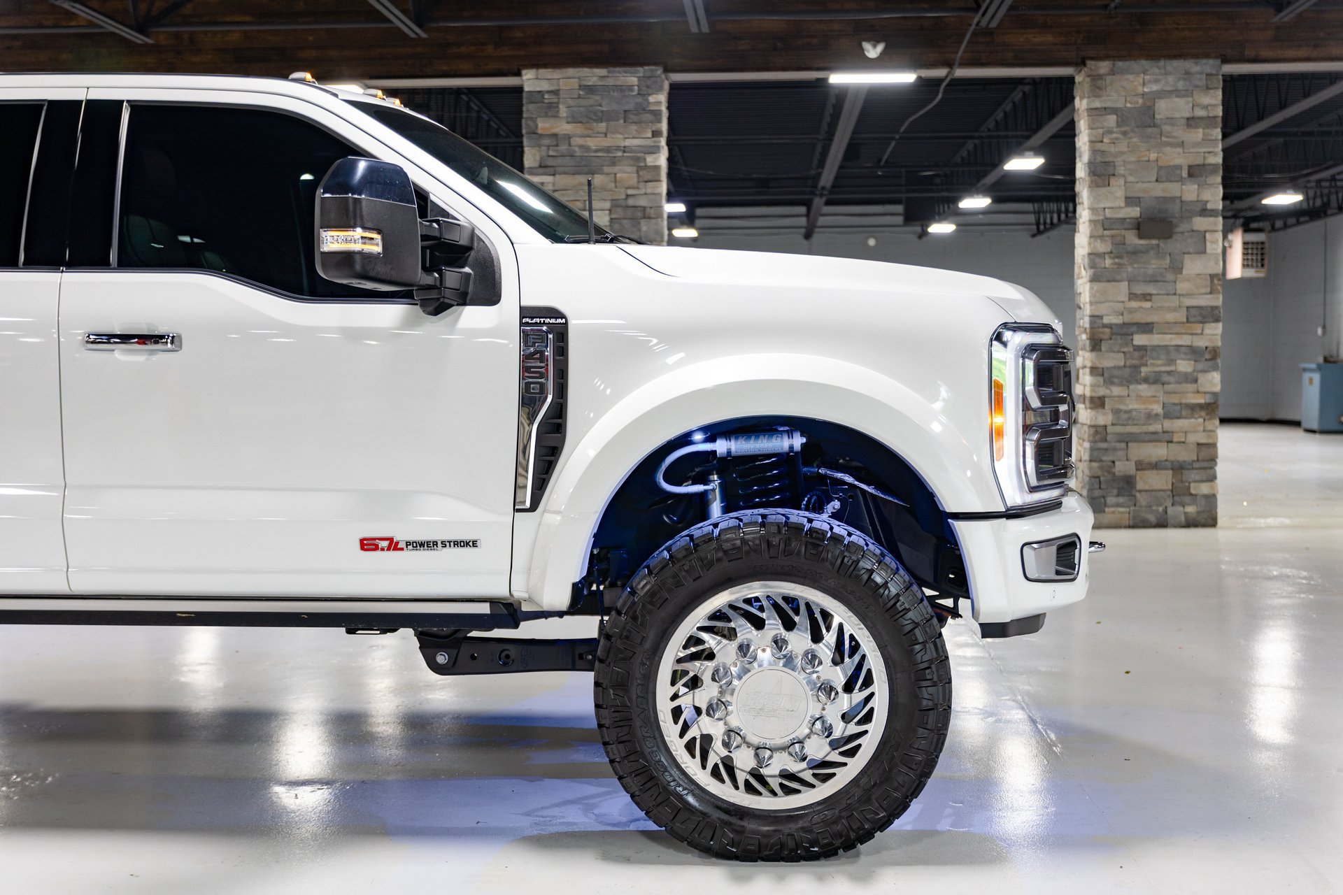 Used 2023 Ford F450 Platinum w/ FX4 Off-Road Package AWD/4WD image 35