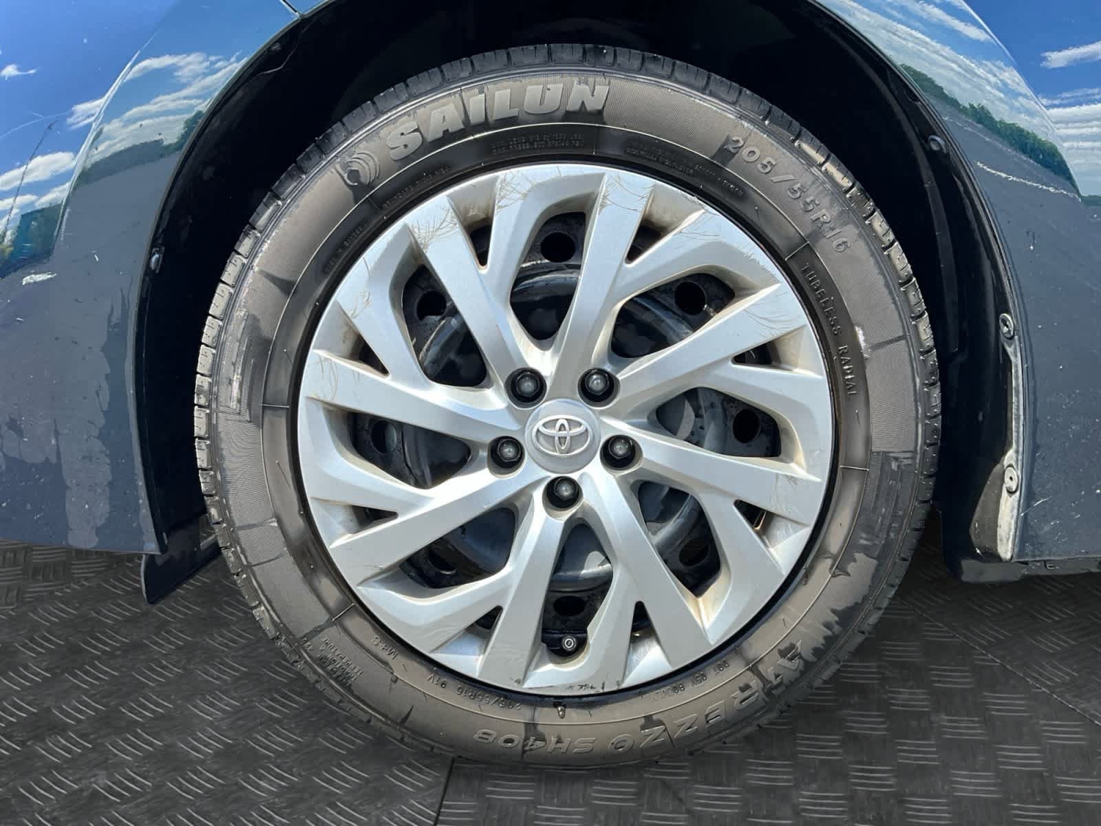 Used 2019 Toyota Corolla LE FWD image 16