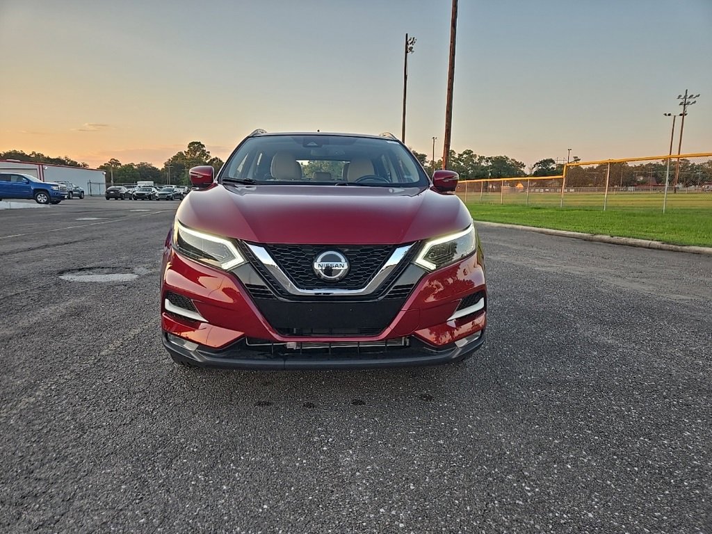 Used 2021 Nissan Rogue Sport SL w/ Premium Package image 2