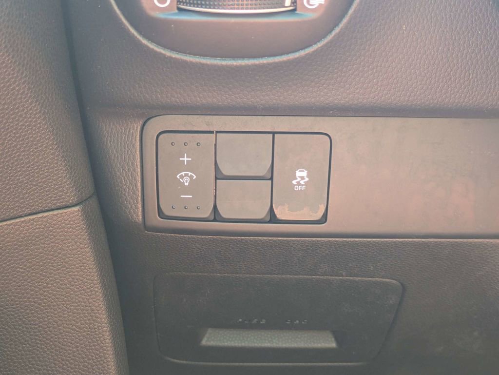Used 2015 Kia Soul image 24