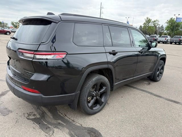 Used 2022 Jeep Grand Cherokee L Limited w/ Black Appearance Package AWD/4WD image 10