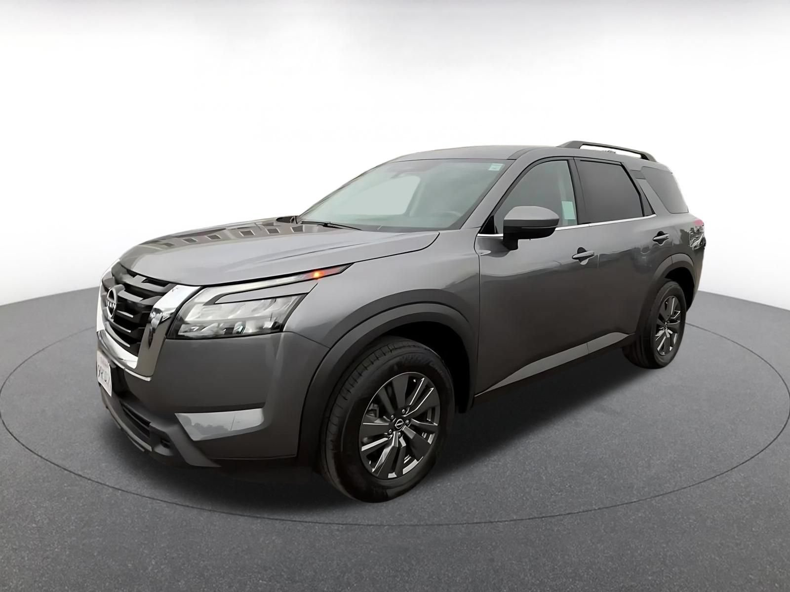 Used 2025 Nissan Pathfinder SV FWD image 8