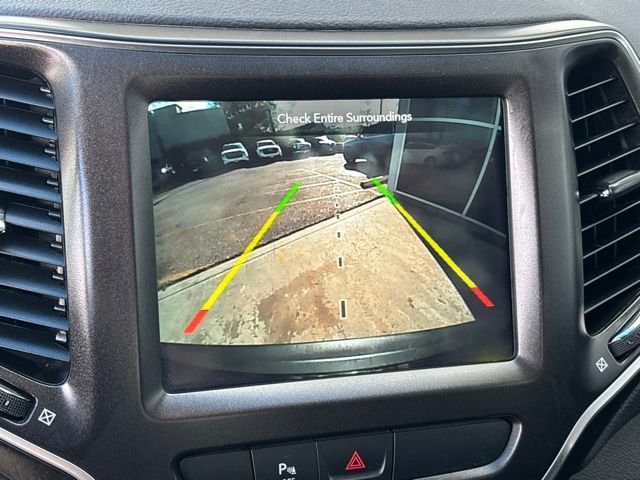 Used 2020 Jeep Cherokee Trailhawk w/ Comfort/Convenience Group image 24