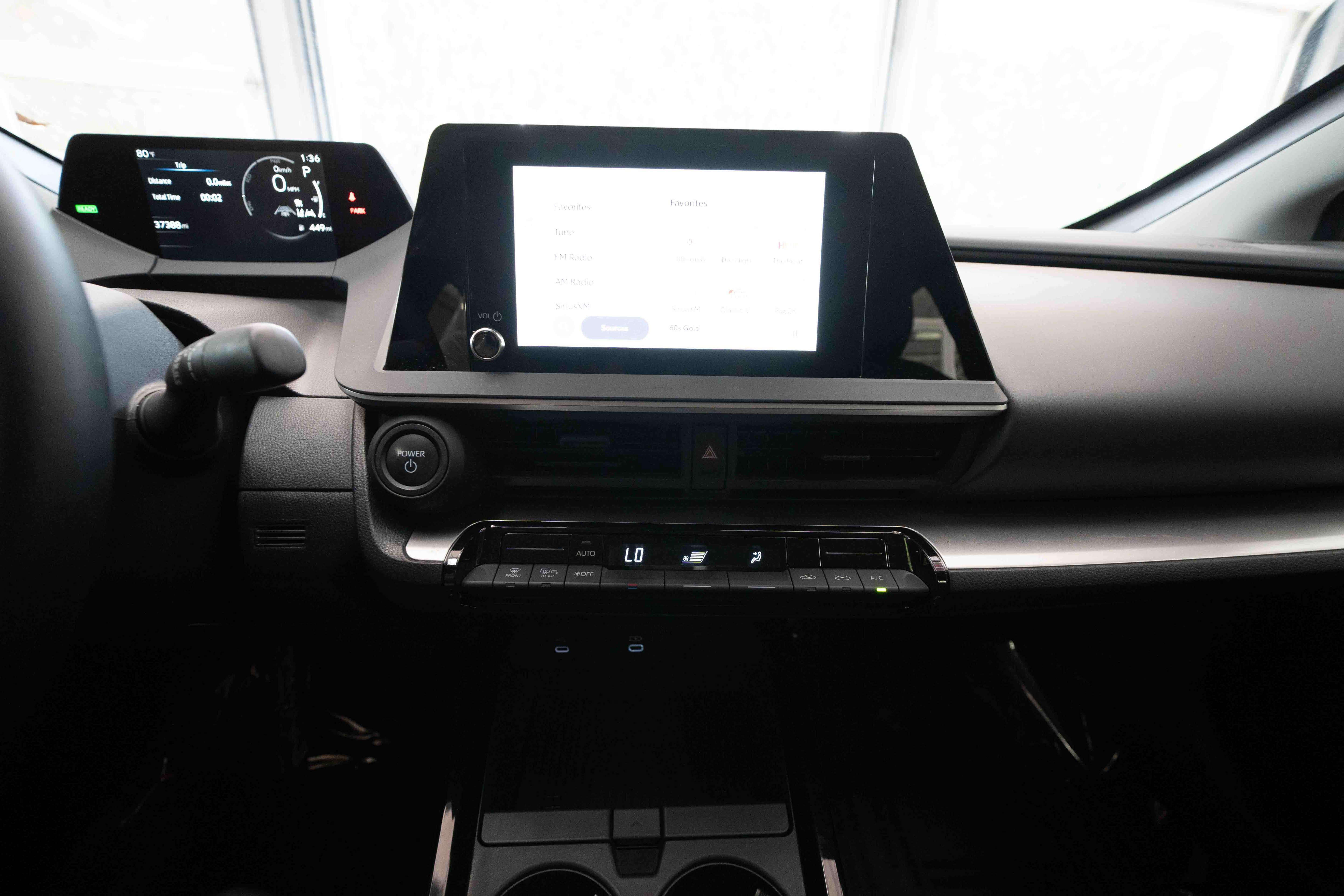 Used 2025 Toyota Prius LE FWD image 17