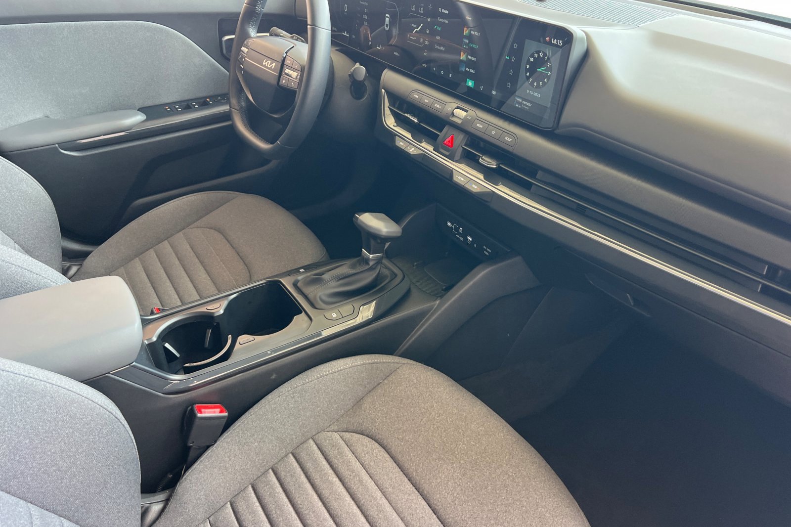 Used 2025 Kia K4 EX image 16